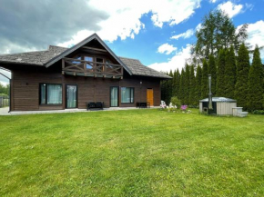 Guest house at Niedru SPA with pool and hottub